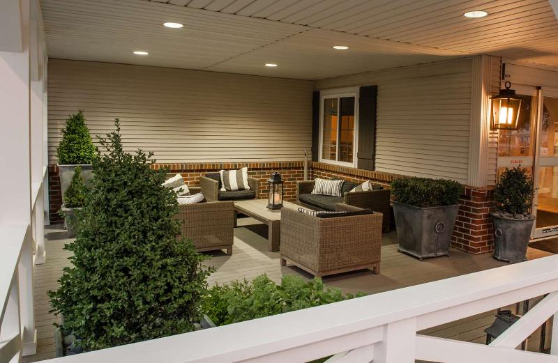 فندق Best Western Plus University Park Inn & Suites