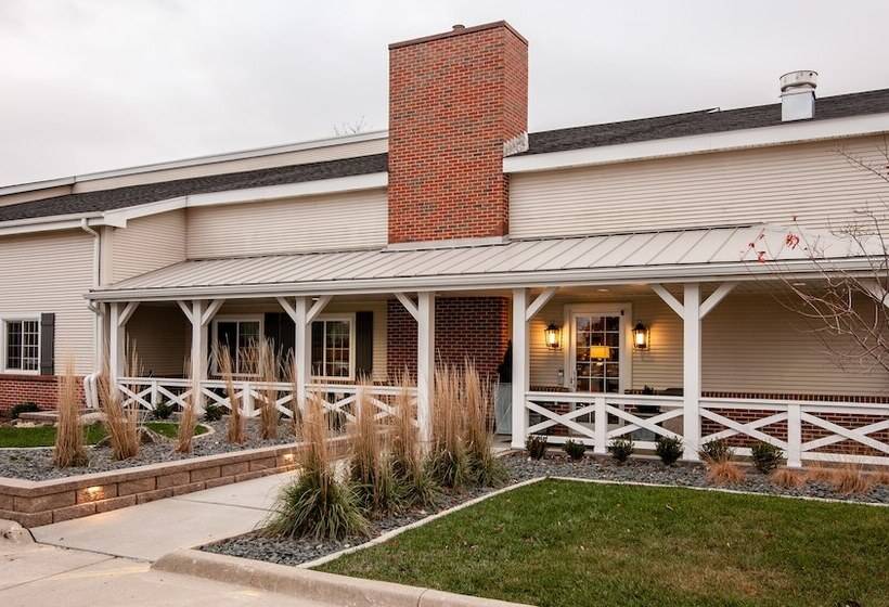 فندق Best Western Plus University Park Inn & Suites