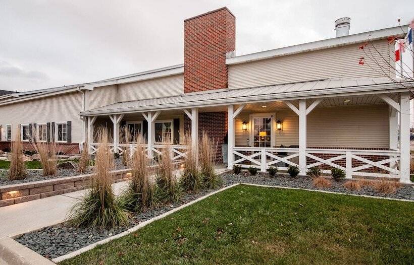 فندق Best Western Plus University Park Inn & Suites