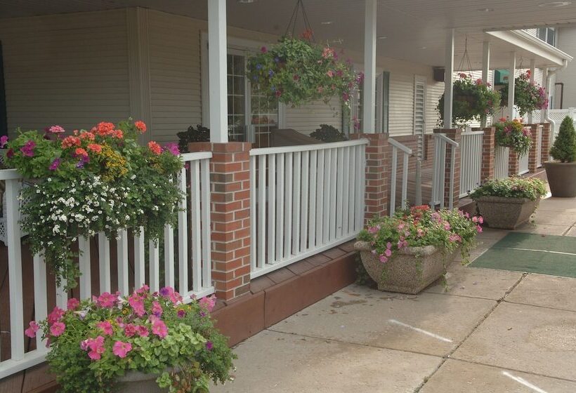 فندق Best Western Plus University Park Inn & Suites