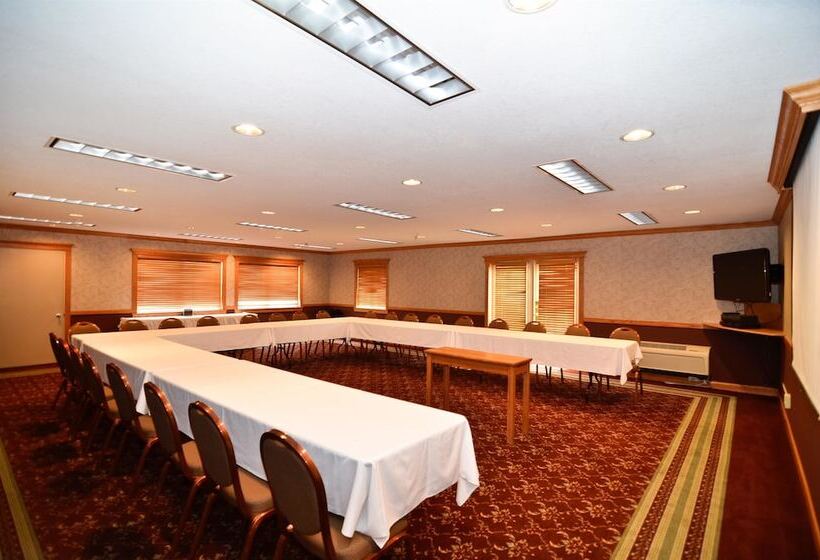 فندق Best Western Plus University Park Inn & Suites