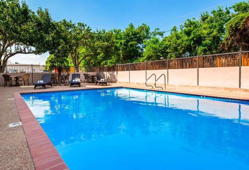 فندق Days Inn By Wyndham Round Rock