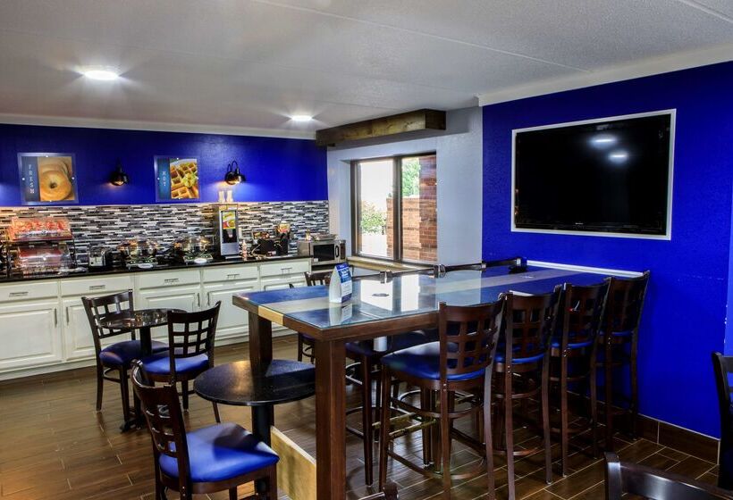 فندق Best Western Shelbyville Inn And Suites Celebration Inn