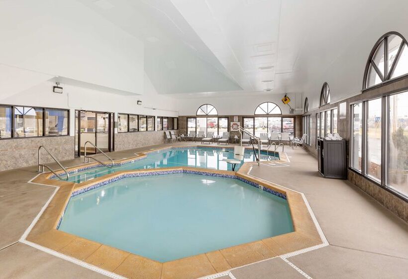 هتل Best Western St. Louis Inn
