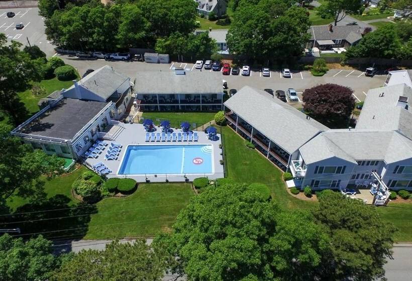 هتل Blue Rock Resort