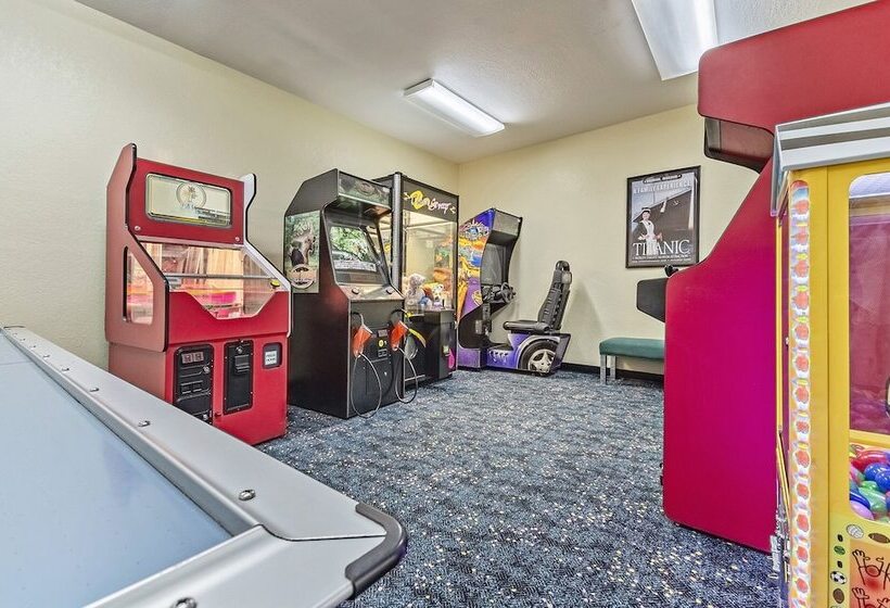 فندق Branson Towers