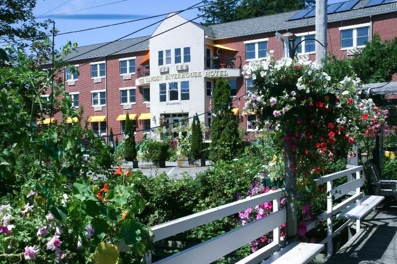 Camden Riverhouse Hotel And Inn