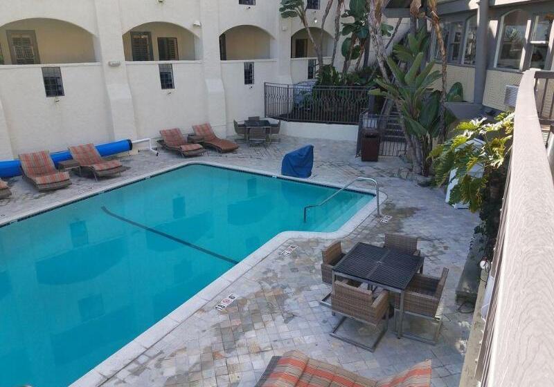 فندق Catalina Canyon Inn