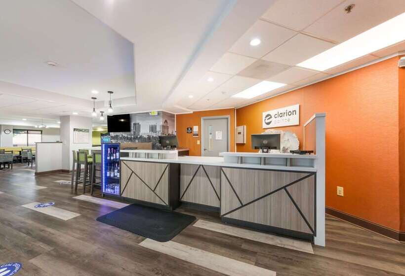 هتل Clarion Pointe Greensboro Airport