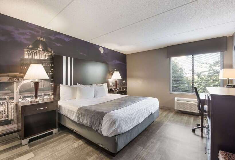 Отель Clarion Pointe Greensboro Airport