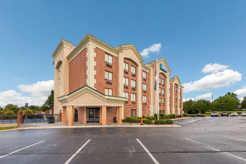 هتل Clarion Pointe Greensboro Airport