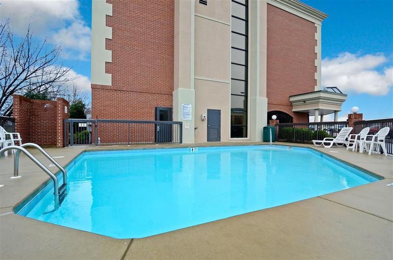 هتل Clarion Pointe Greensboro Airport