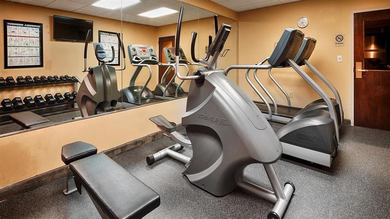 Отель Clarion Pointe Greensboro Airport