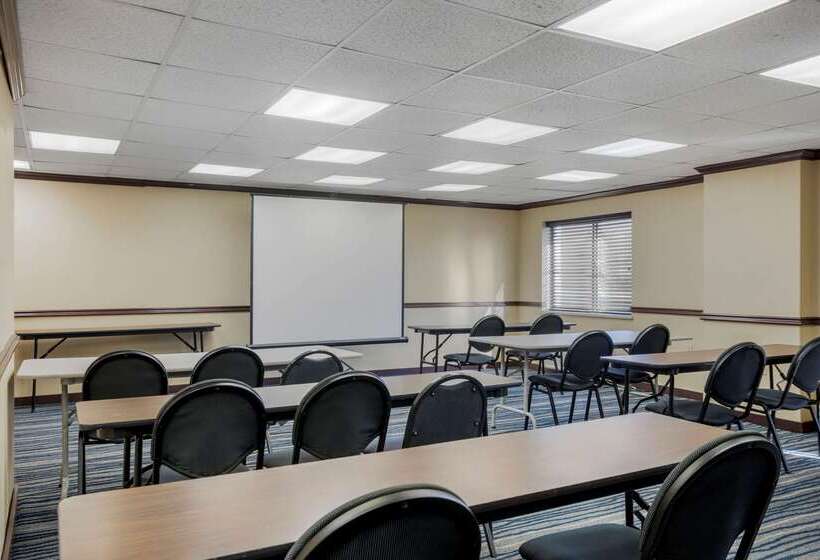 فندق Comfort Inn & Suites