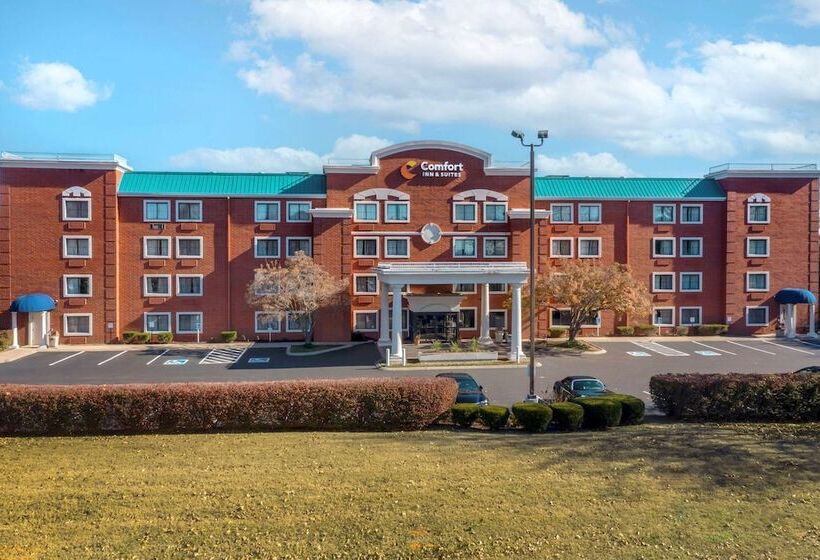 فندق Comfort Inn & Suites
