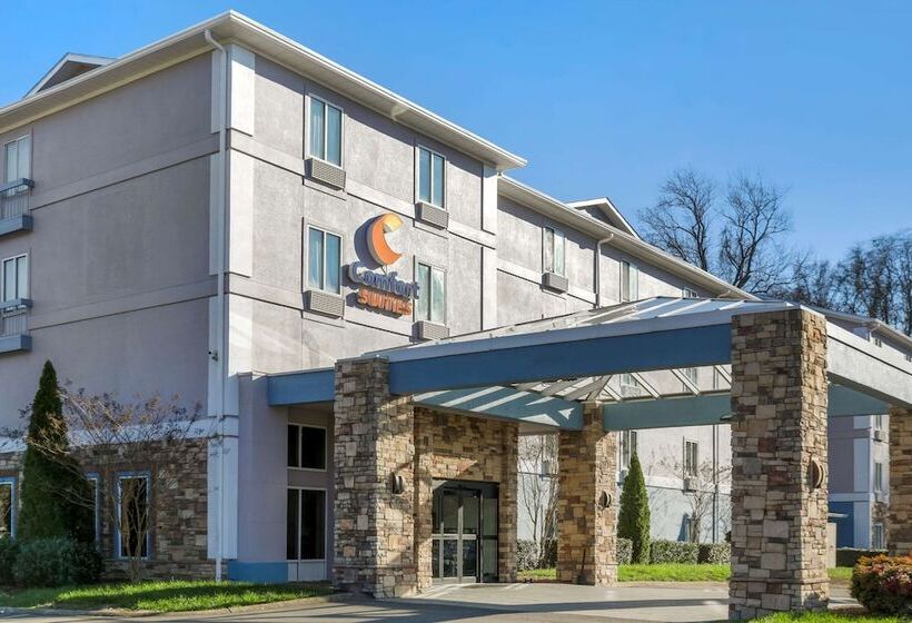ホテル Comfort Suites Nashville Airport Bna