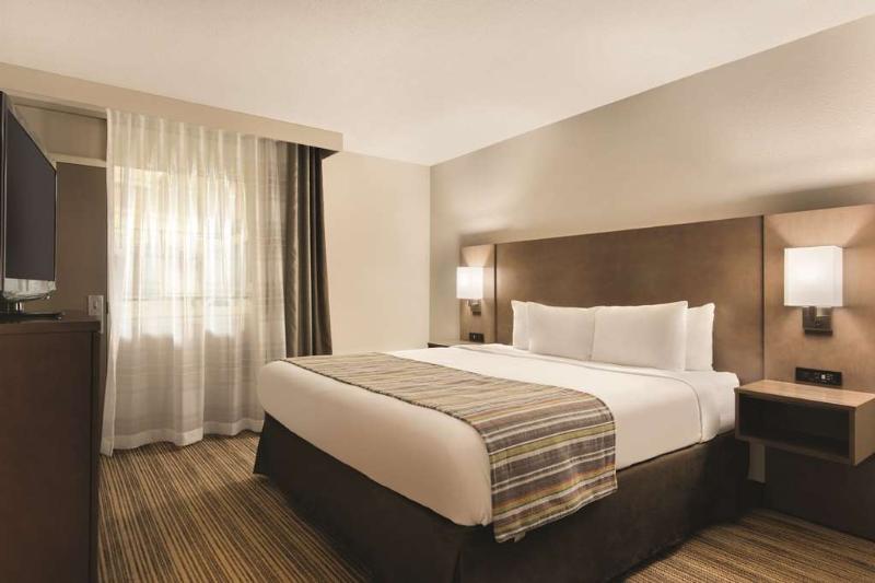 בית מלון כפרי Country Inn & Suites By Radisson, Fergus Falls, Mn