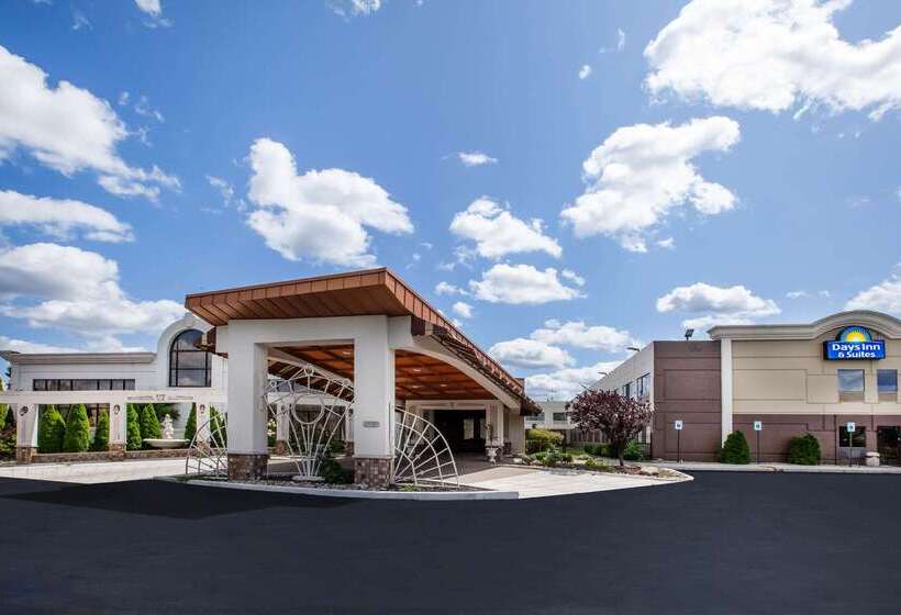 בית מלון כפרי Days Inn & Suites By Wyndham Rochester Hills Mi