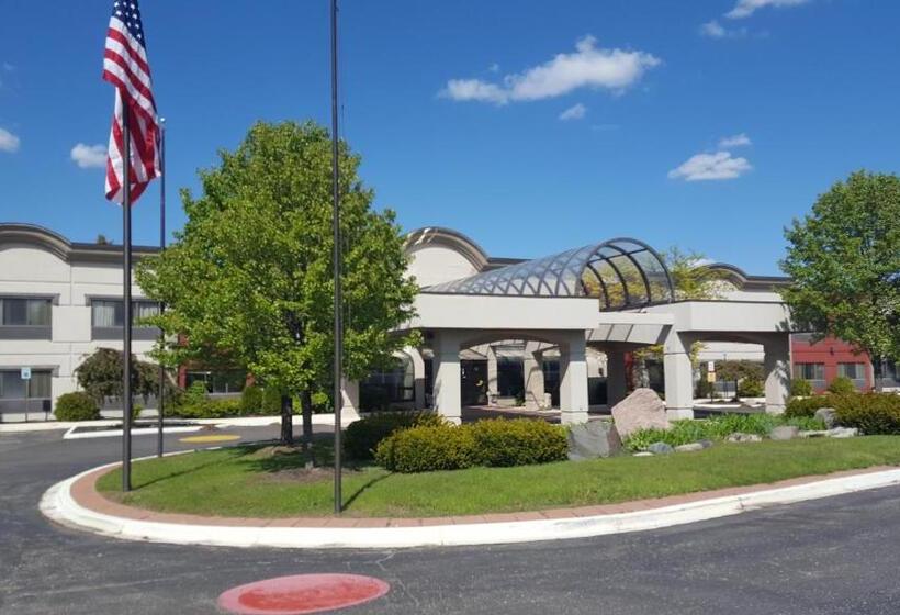 בית מלון כפרי Days Inn & Suites By Wyndham Rochester Hills Mi
