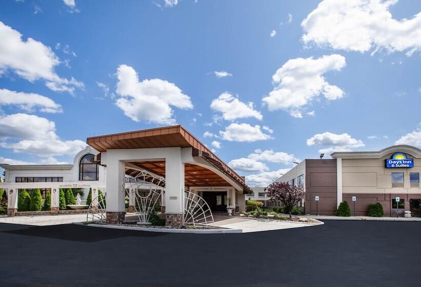 בית מלון כפרי Days Inn & Suites By Wyndham Rochester Hills Mi