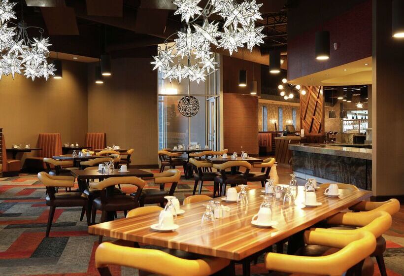 هتل Doubletree By Hilton Omaha Southwest