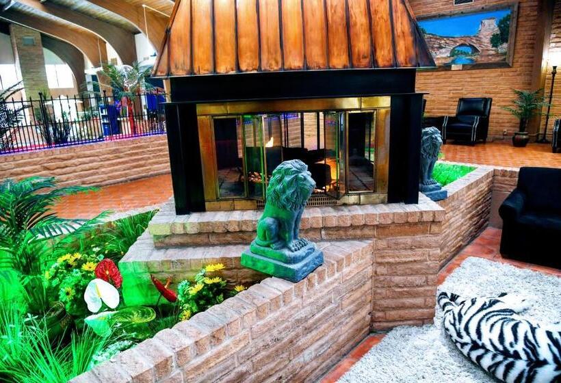 בית מלון כפרי Douglas Inn And Conference Center