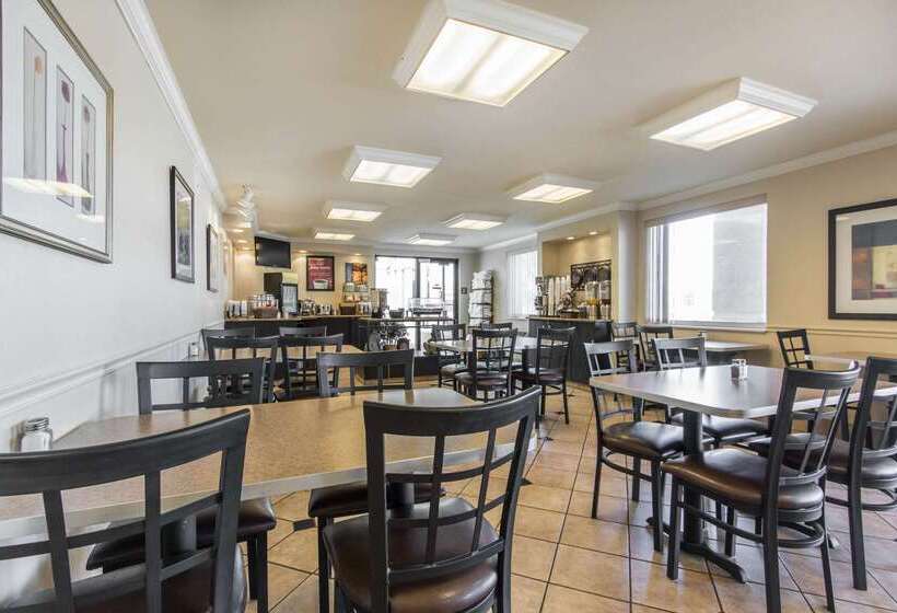 فندق Econo Lodge Inn & Suites Joplin