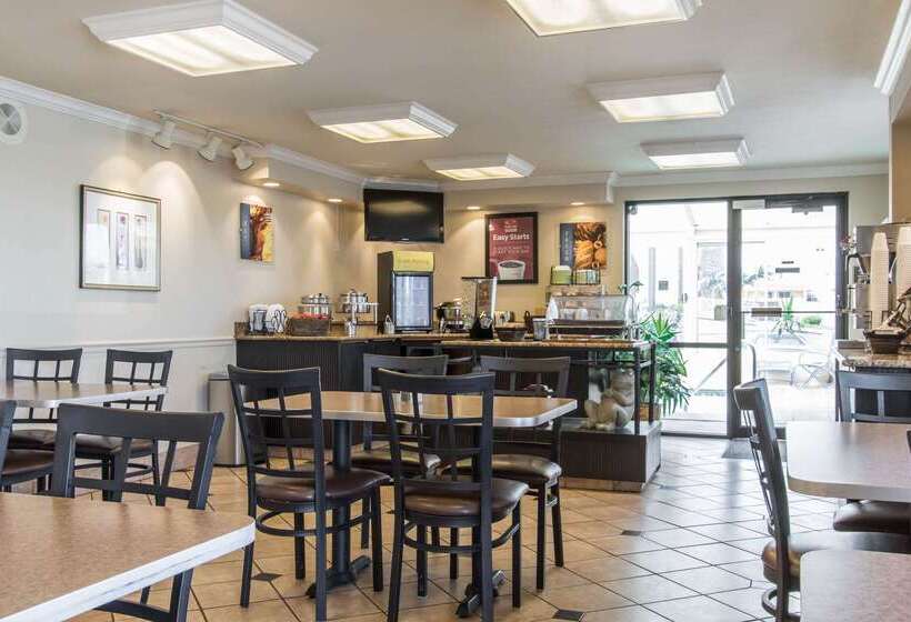 فندق Econo Lodge Inn & Suites Joplin