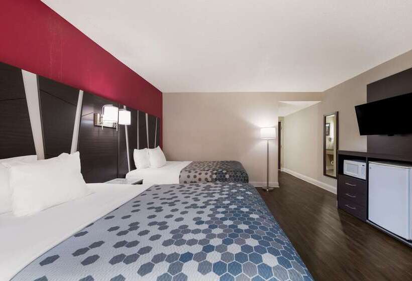 فندق Econo Lodge Inn & Suites On The River