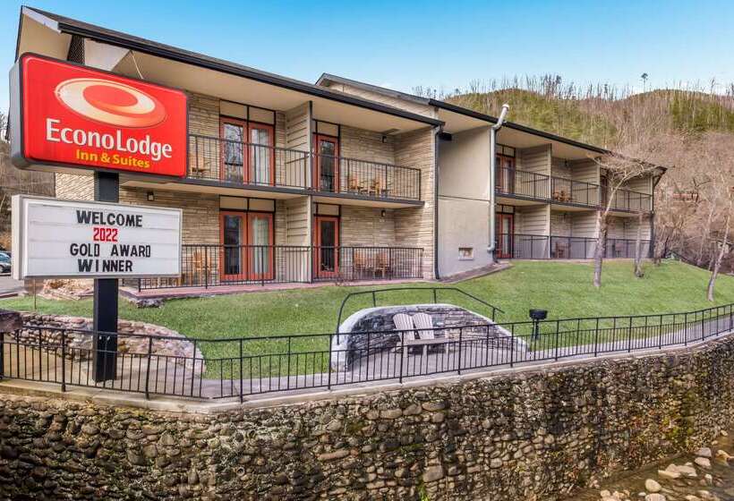 בית מלון כפרי Econo Lodge Inn & Suites On The River