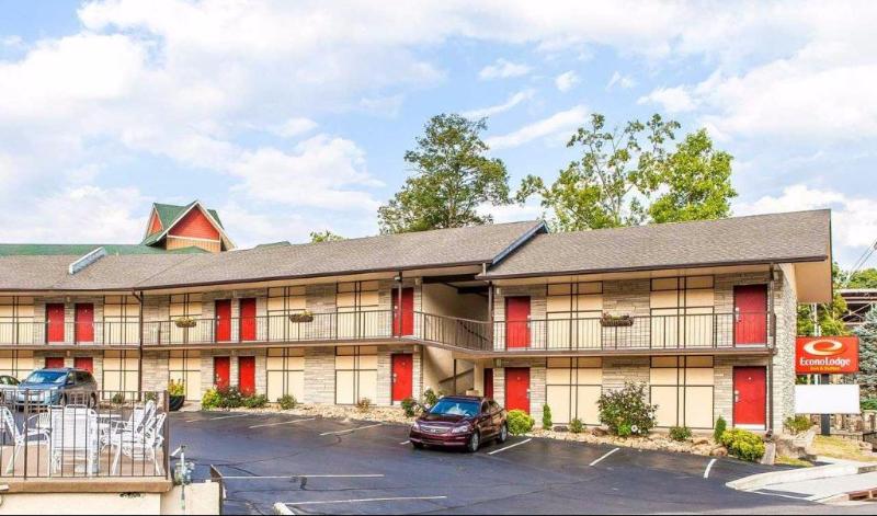 فندق Econo Lodge Inn & Suites On The River