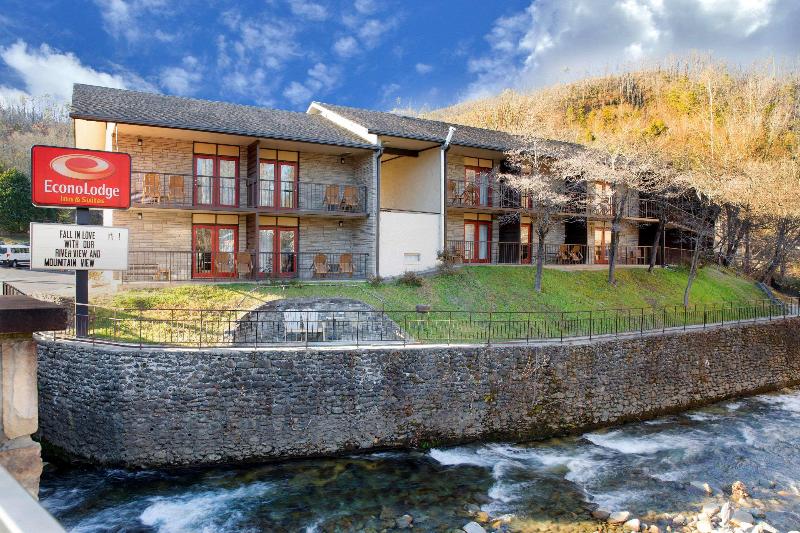 فندق Econo Lodge Inn & Suites On The River