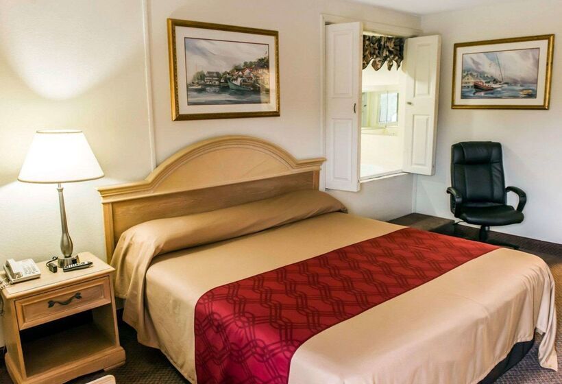 Отель Econo Lodge Perry