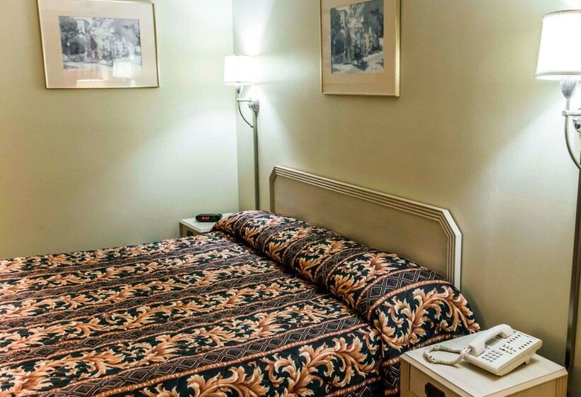 Отель Econo Lodge Perry