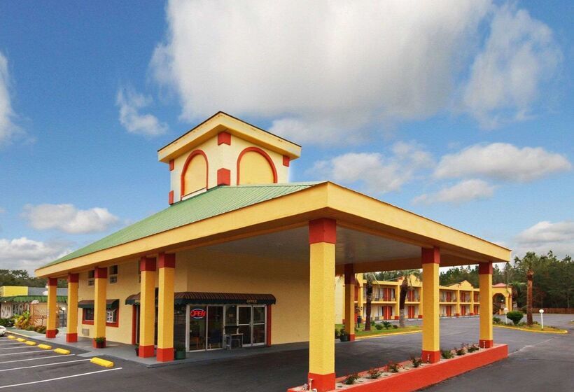 Отель Econo Lodge Perry