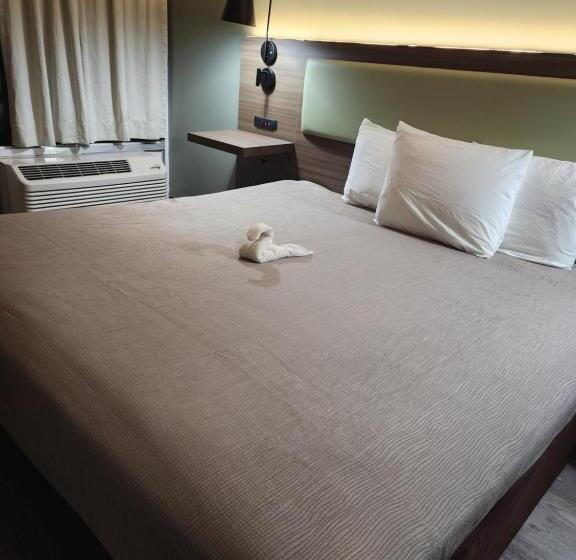 Отель Econo Lodge Perry