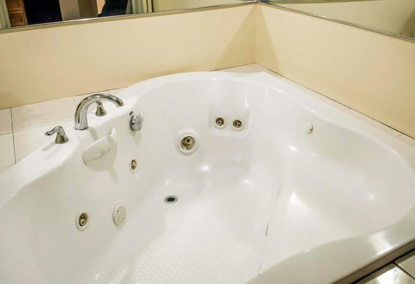 Отель Econo Lodge Perry