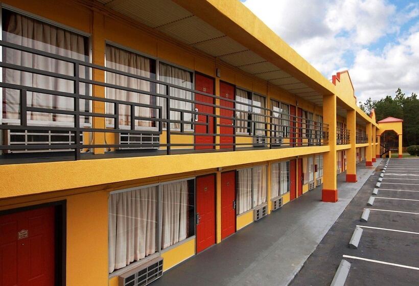 Отель Econo Lodge Perry