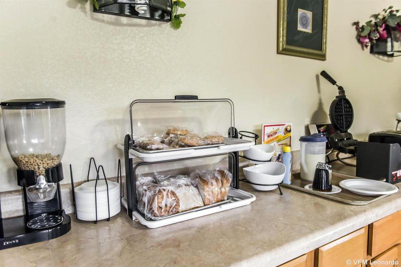 Отель Econo Lodge Perry