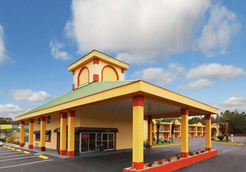 Отель Econo Lodge Perry