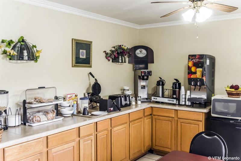 Отель Econo Lodge Perry