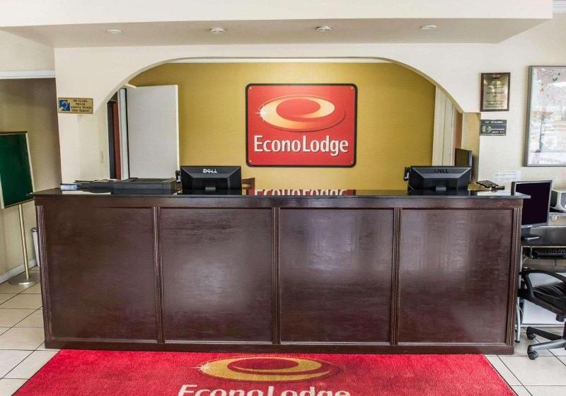 Отель Econo Lodge Perry