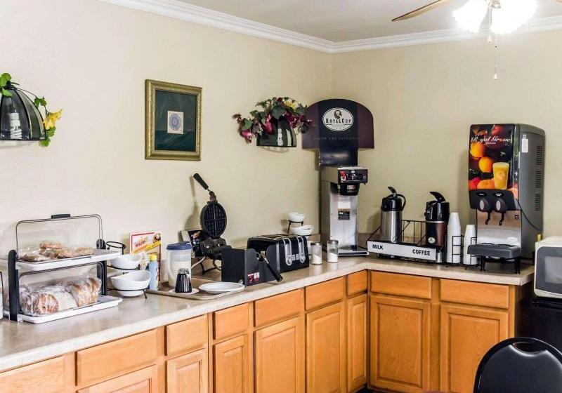 Отель Econo Lodge Perry