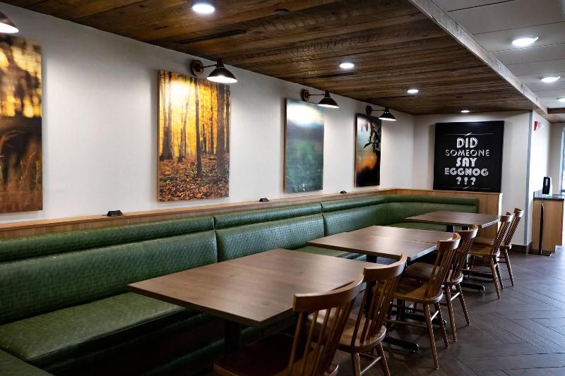 هتل Fairfield By Marriott Inn & Suites Louisville Airport