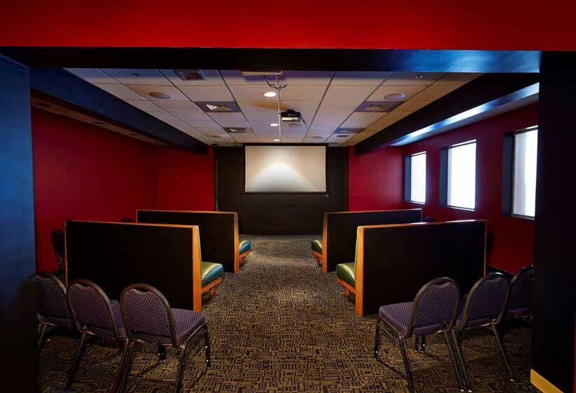 فندق Ramada By Wyndham Flamingo Water Park