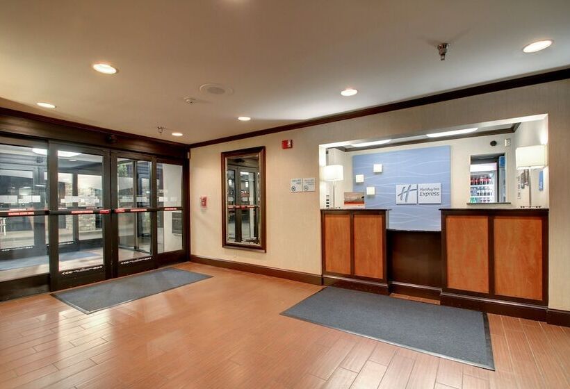 Holiday Inn Express Hotel Fort Campbell Oak Grove, An Ihg