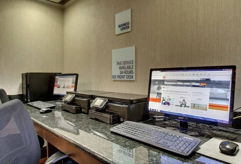 Holiday Inn Express Hotel Fort Campbell Oak Grove, An Ihg