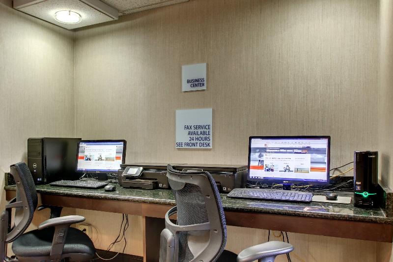 Holiday Inn Express Hotel Fort Campbell Oak Grove, An Ihg