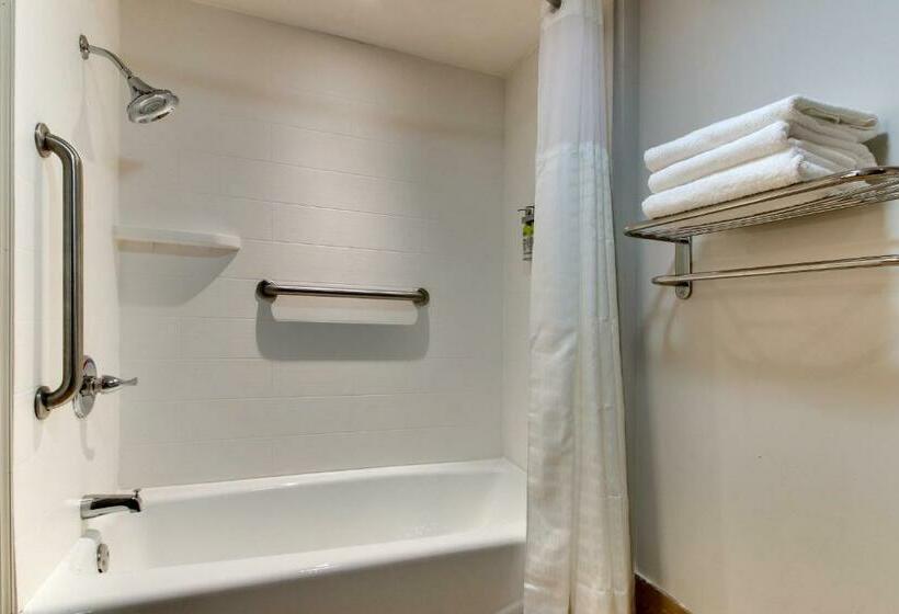 هتل Holiday Inn Express Pittston  Scranton Airport, An Ihg