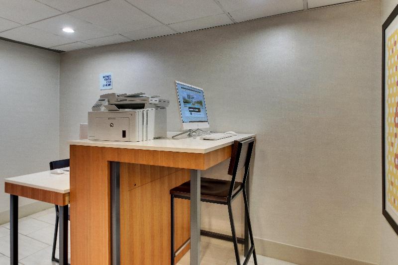 هتل Holiday Inn Express Pittston  Scranton Airport, An Ihg